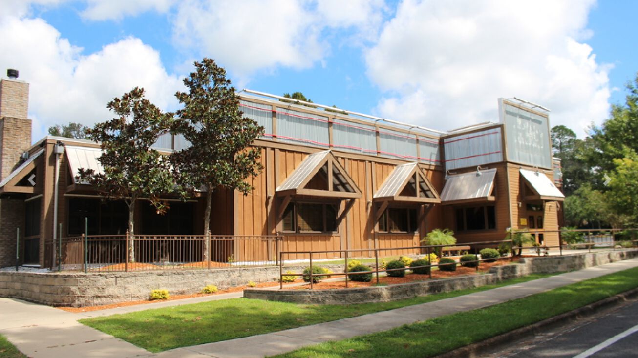 738 Apalachee Parkway, Tallahassee, FL 32301