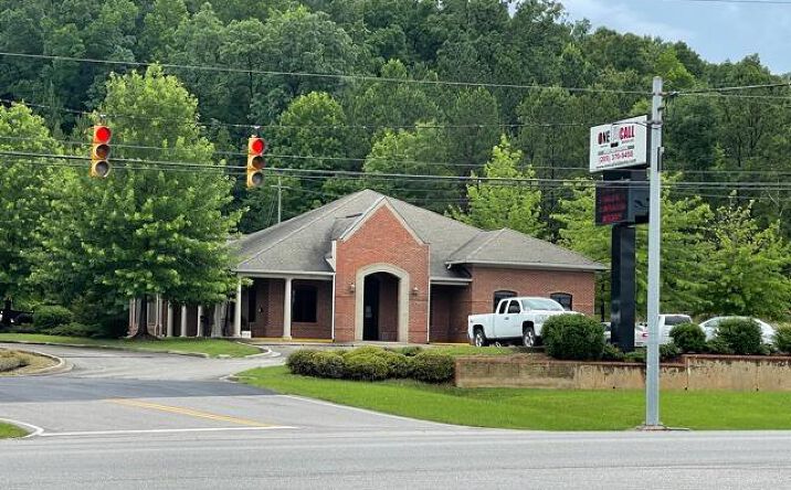 Pictures of Retail property located at 2723 Pelham Pkwy, Pelham, AL 35124 for comps - image #1