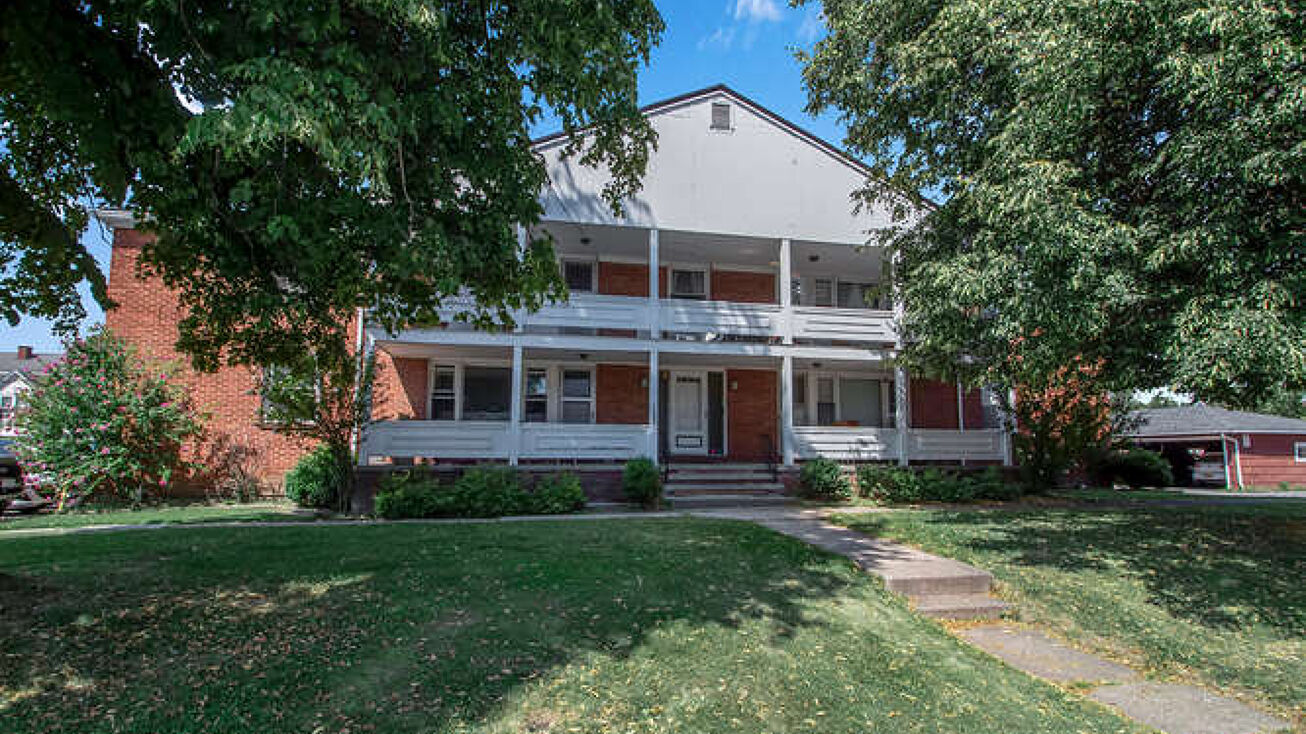 1388 Union Rd, West Seneca, NY 14224