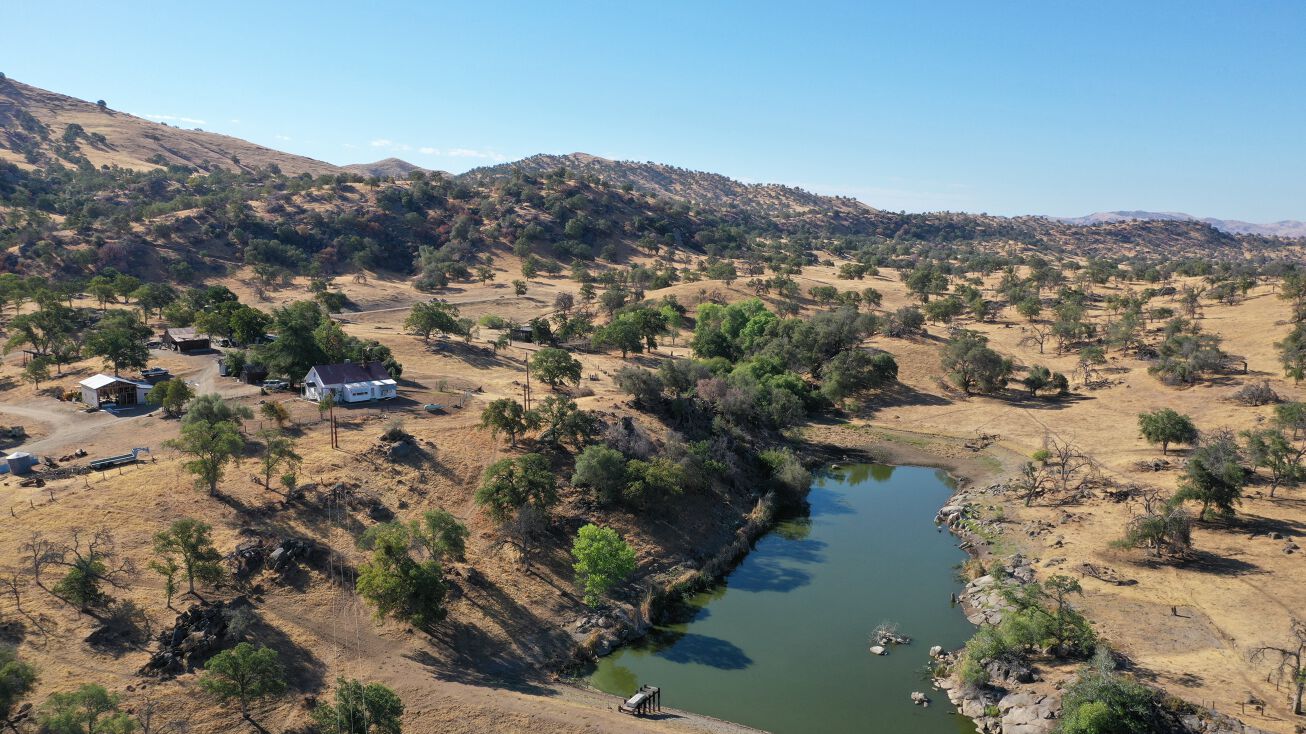 23055 Watts Valley Road, Sanger, CA 93657