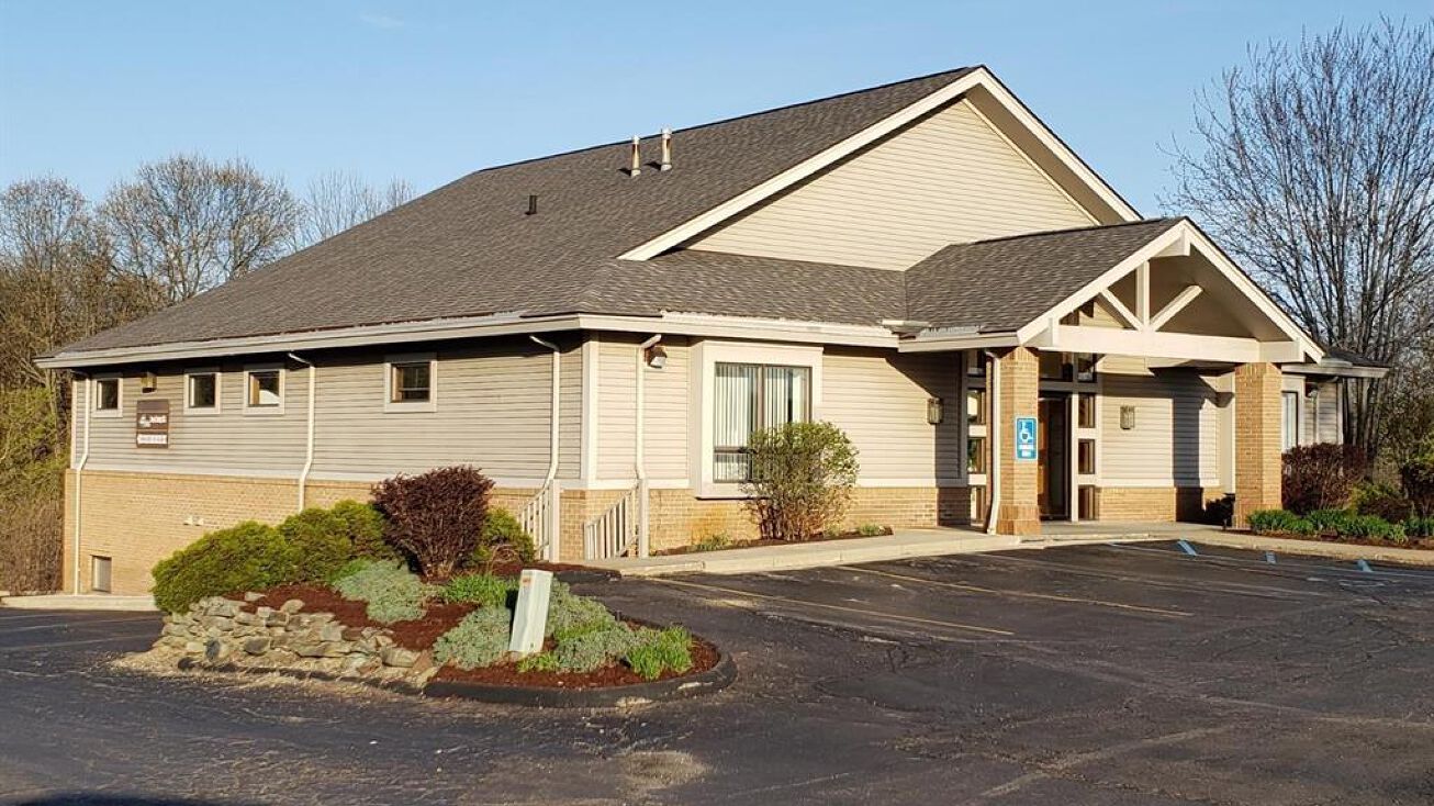 1221 S Ortonville Road C, Brandon Twp, MI 48462