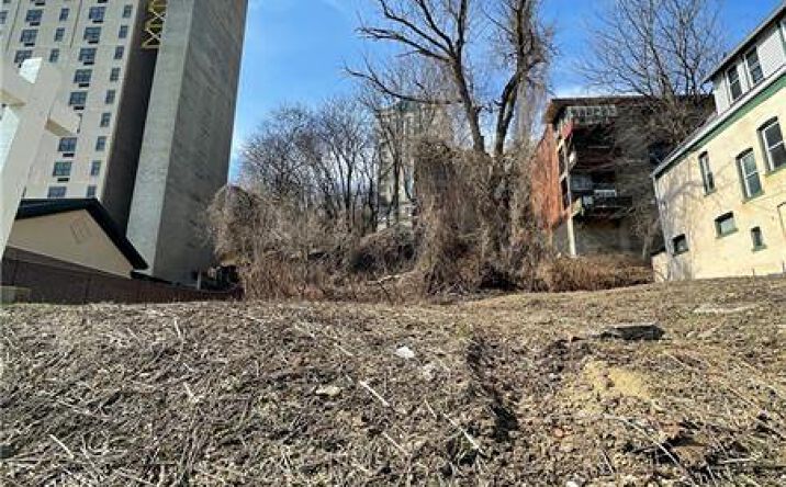 Pictures of Land property located at 409 N Craig St, Pittsburgh, PA 15213 for comps - image #1
