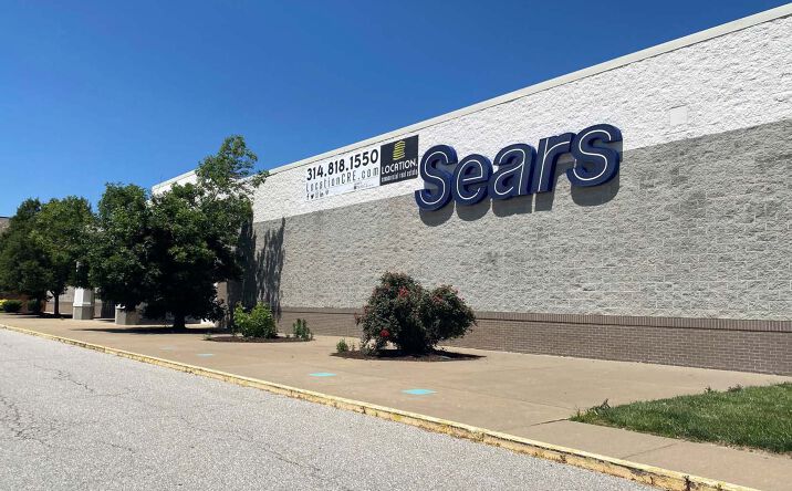 Pictures of Retail property located at 3 Mid Rivers Mall Dr, Saint Peters, MO 63376 for sales - image #1
