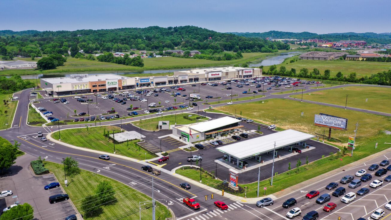 750 Winfield Dunn Pkwy, Sevierville, TN 37876