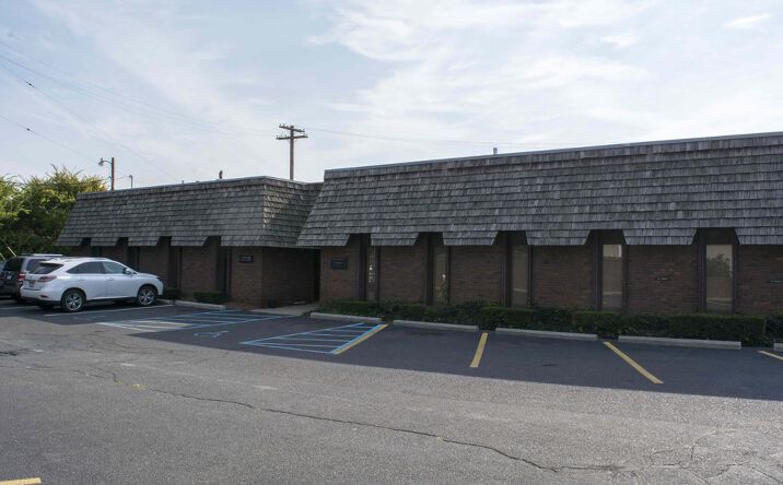 Pictures of Office property located at 18601 Mack Ave, Detroit, MI 48236 for sales - image #1