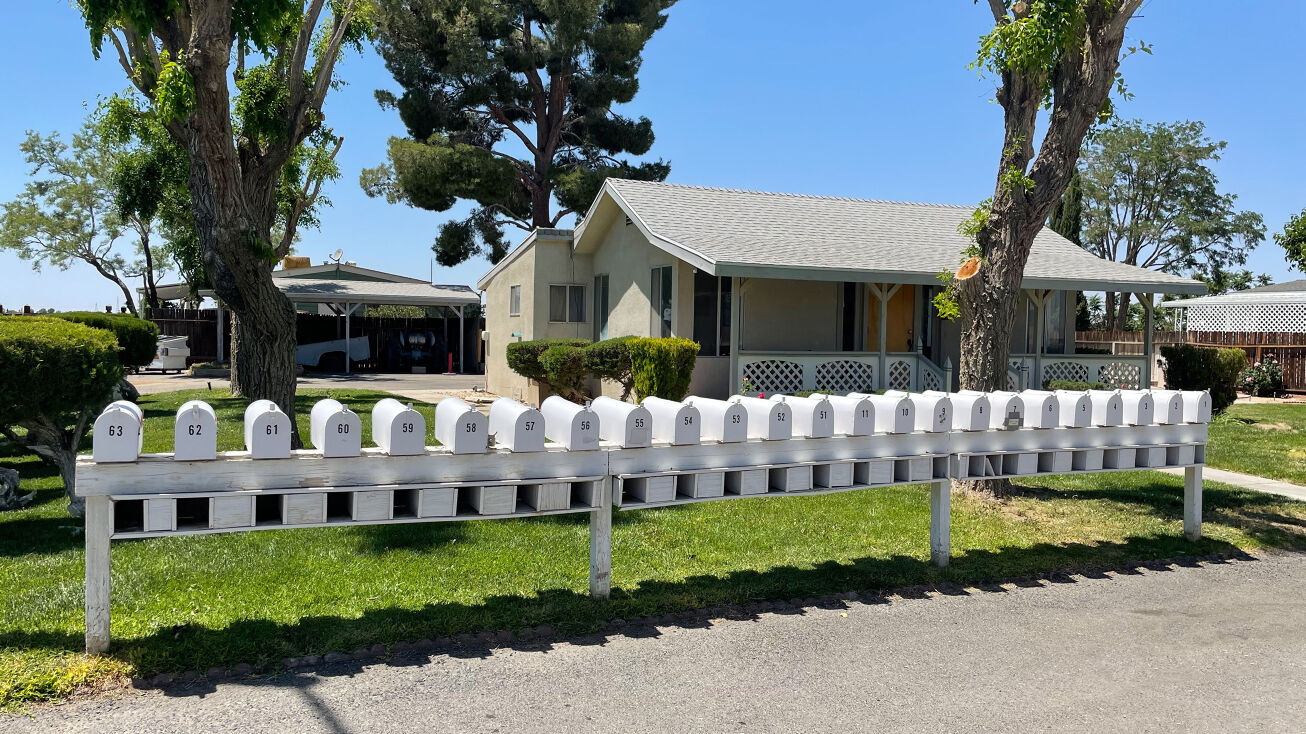 18772 Bellflower St, Adelanto, CA 92301