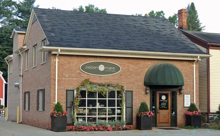Pictures of Office property located at 32749 Franklin Rd, Franklin, MI 48025 for sales - image #1