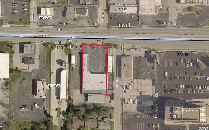 Pictures of Retail property located at 1656 E Sunshine St, Springfield, MO 65804 for comps - image #1