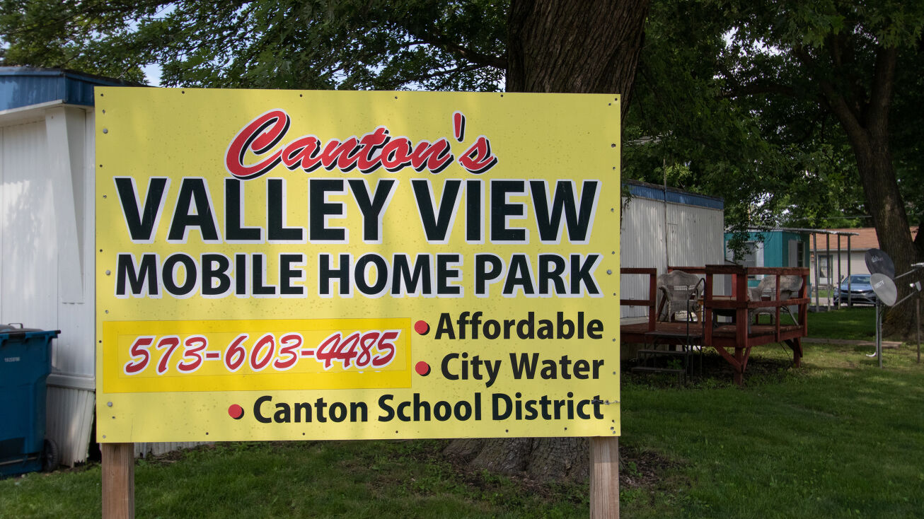 300 Green St, Canton, MO 63435