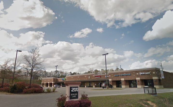 Pictures of Retail property located at 200 Bowling Lane, Pelham, AL 35124 for comps - image #1