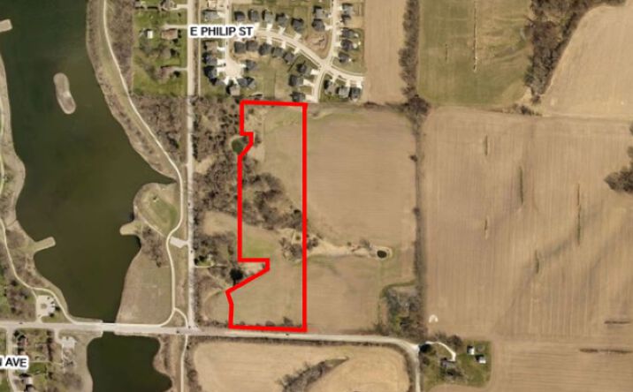 Pictures of Land property located at Easter Lake Drive, Des Moines, IA 50320 for sales - image #1
