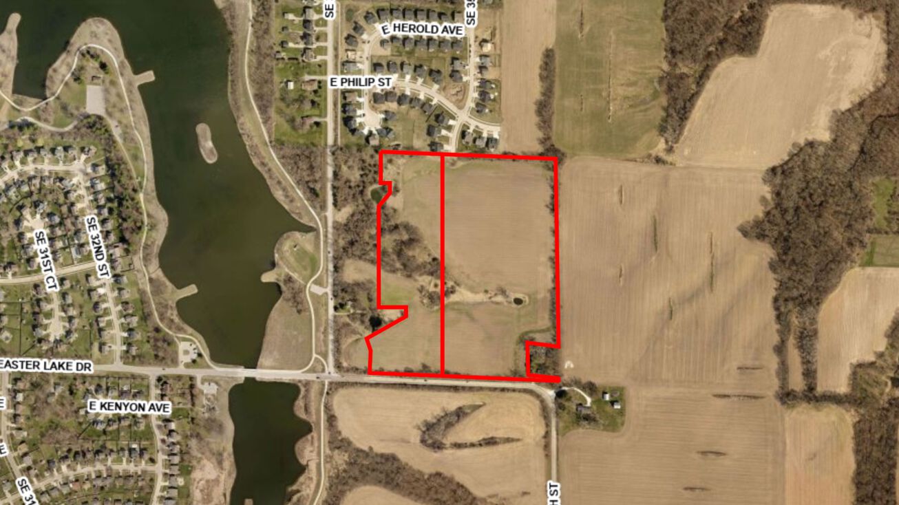 Easter Lake Dr, Des Moines, IA 50320