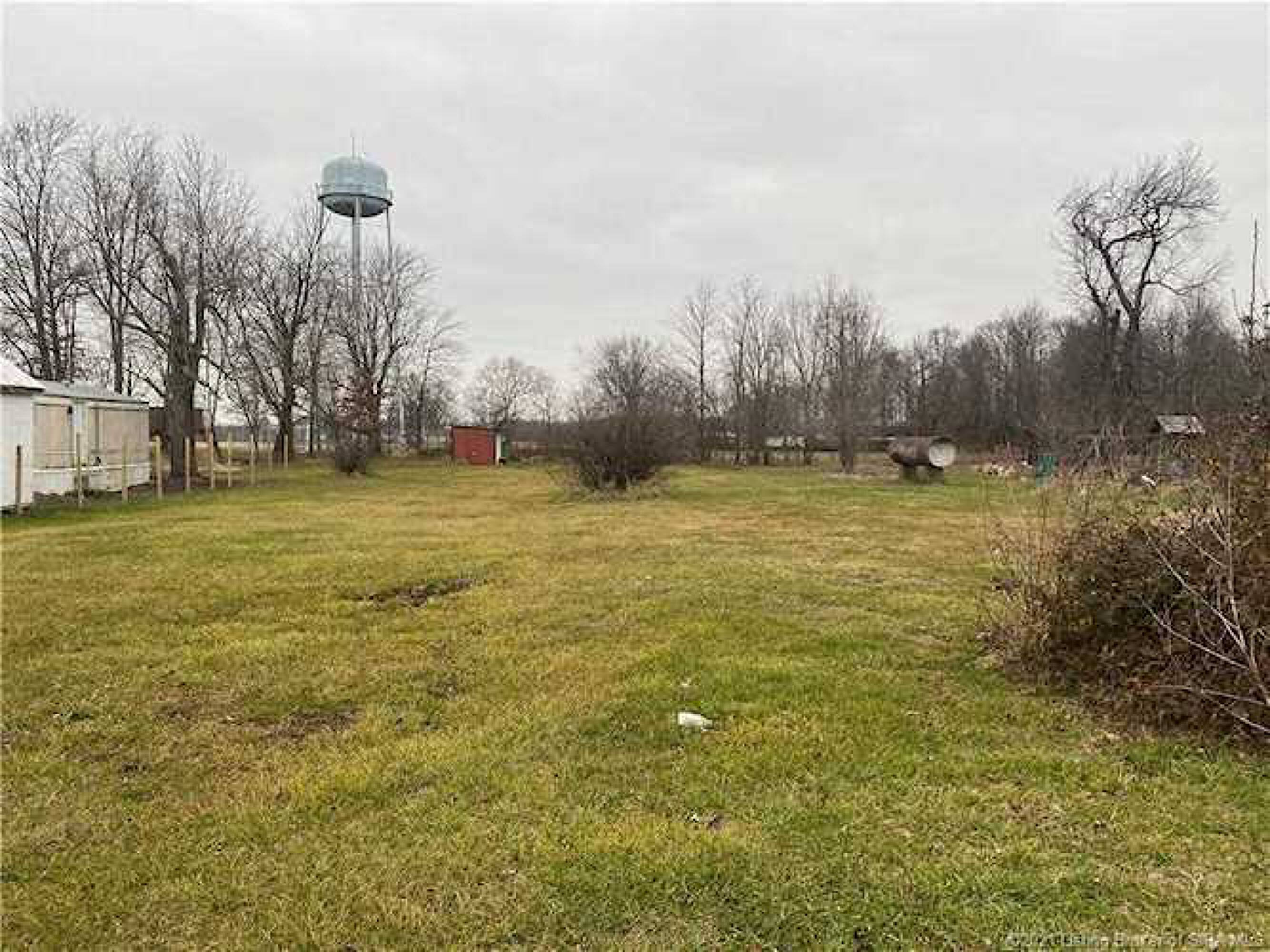 125 Village Ln, Marysville, IN 47141