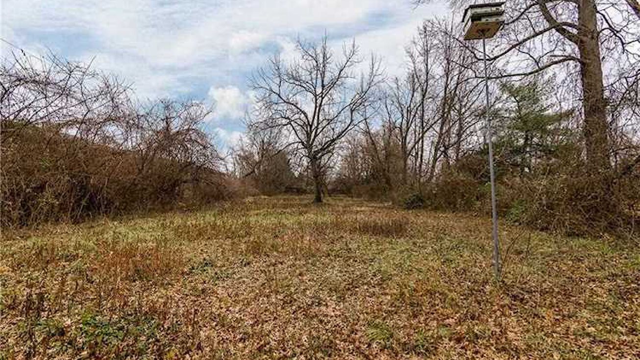 1516 Plank Rd, Jeffersonville, IN 47130