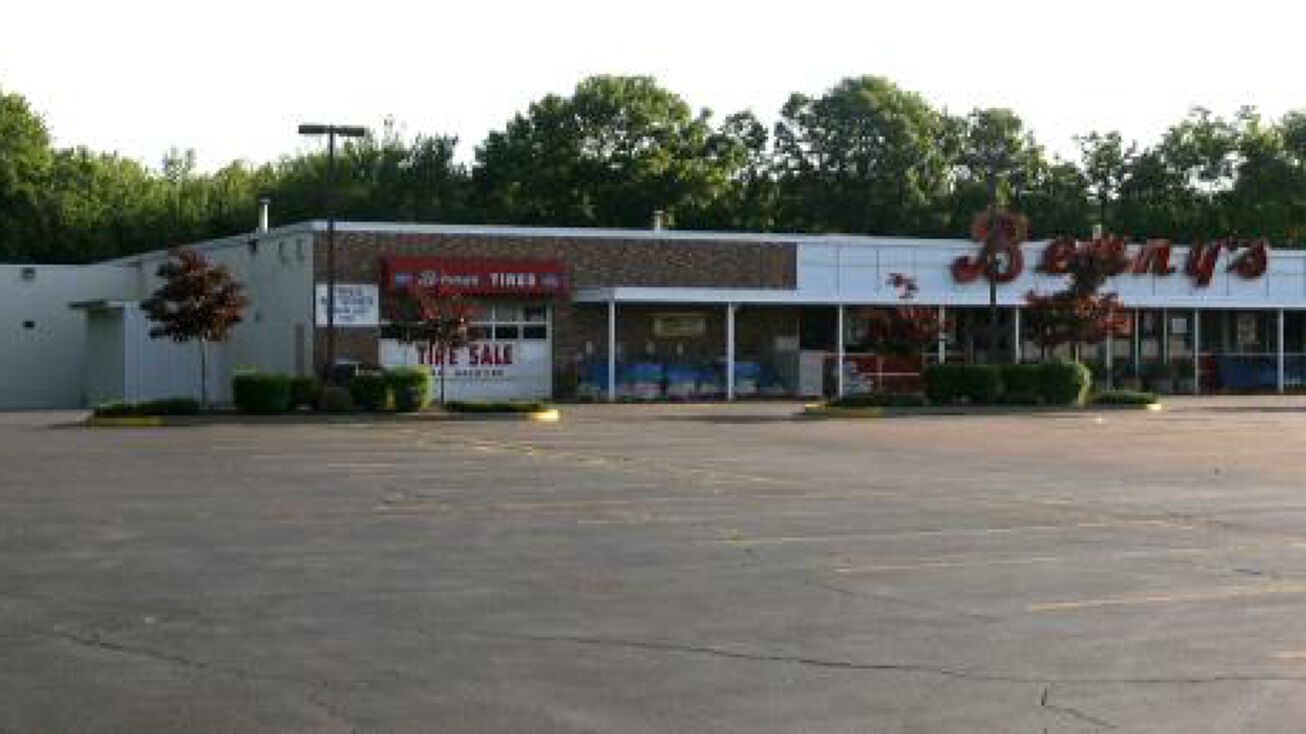 495 Tiogue Avenue, Coventry, RI 02816