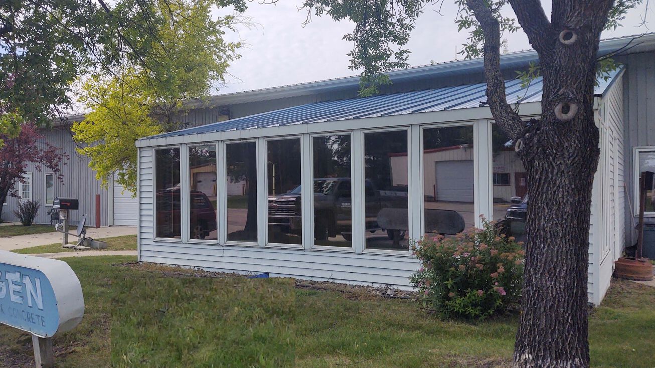 688 8th Ave S, Wahpeton, ND 58075 Industrial Property for Sale