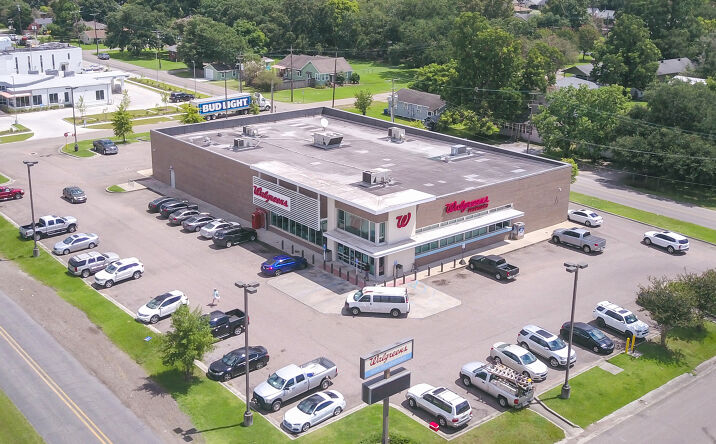 Pictures of Retail property located at 220 N Alexander Ave, Port Allen, LA 70767 for comps - image #1