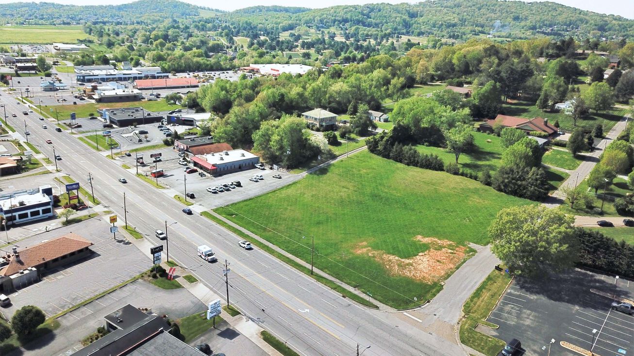 1606 W Andrew Johnson Hwy, Morristown, TN 37814