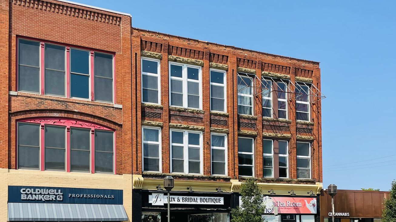 113115 E Main, Owosso, MI 48867