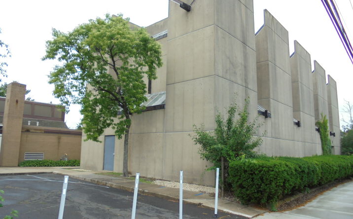 Pictures of Special Purpose property located at 44 Circular Ave, Hamden, CT 06514 for sales - image #1