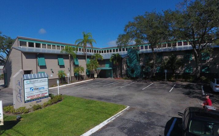 Pictures of Office property located at 1819 Riverview Dr, Melbourne, FL 32901 for sales - image #1