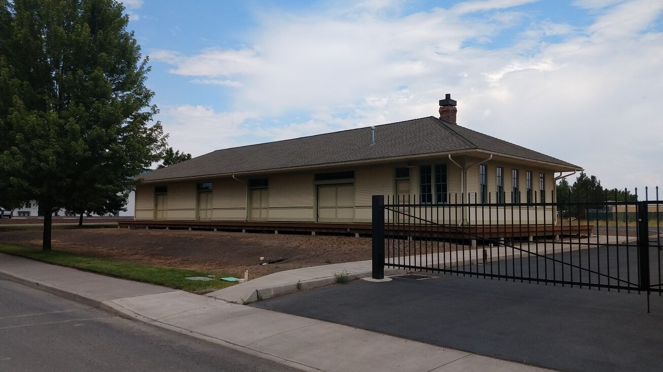 778 NE 11th St, Redmond, OR 97756