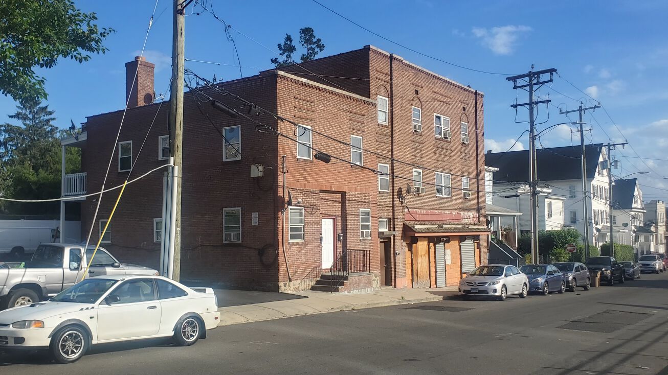 151 Spruce St, Stamford, CT 06902