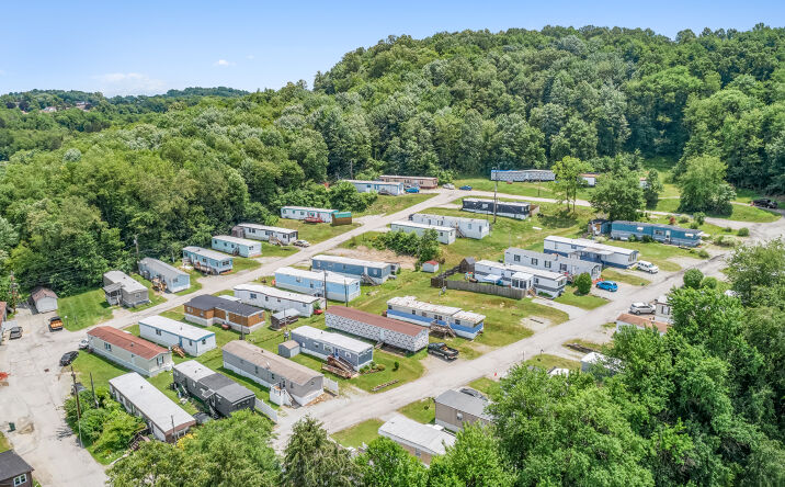 Pictures of Mobile Home Park property located at 2114 Nicholas Ln, Greensburg, PA 15601 for comps - image #1