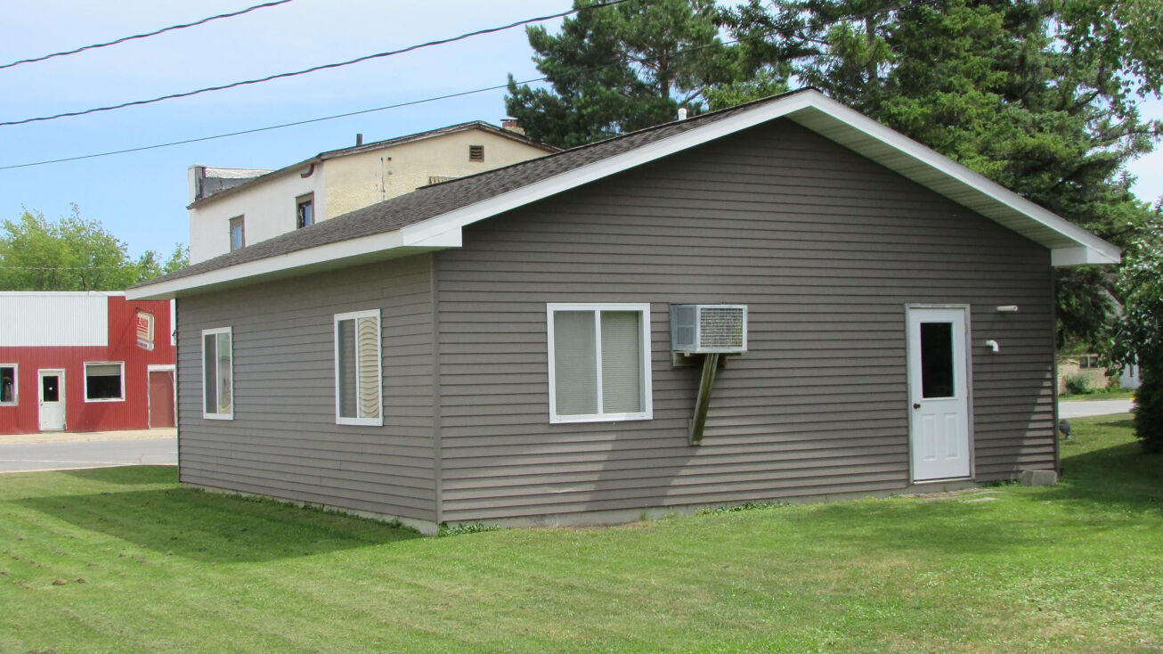 113 N Main Ave S, Baudette, MN 56623