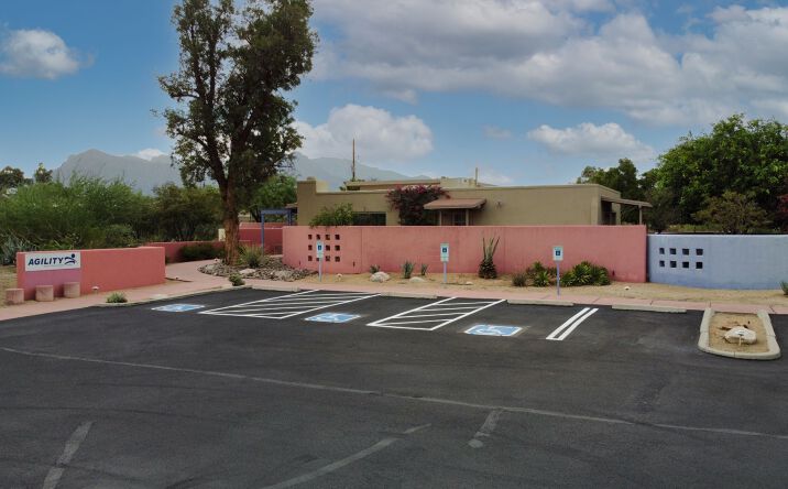 Pictures of Office property located at 1880 W Orange Grove Rd, Tucson, AZ 85704 for comps - image #1
