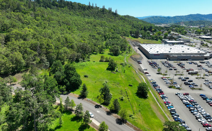 Pictures of Land, Mixed Use, Retail property located at 0 Kenneth Ford Dr, Roseburg, OR 97470 for sales - image #1