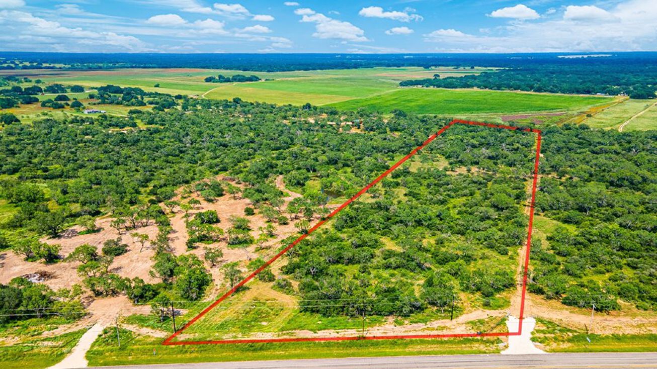 000 Hwy 173, Devine, TX 78005