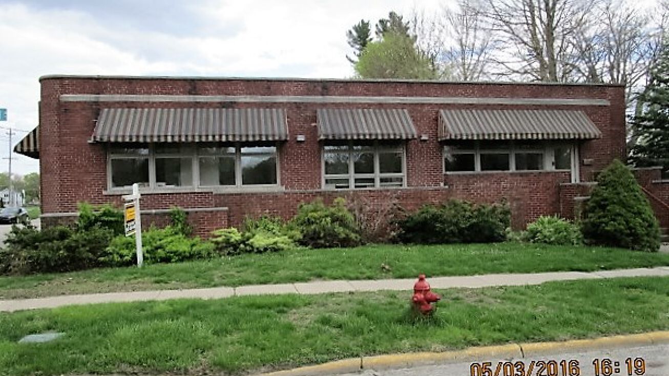 301 W Franklin St, Clinton, MI 49236