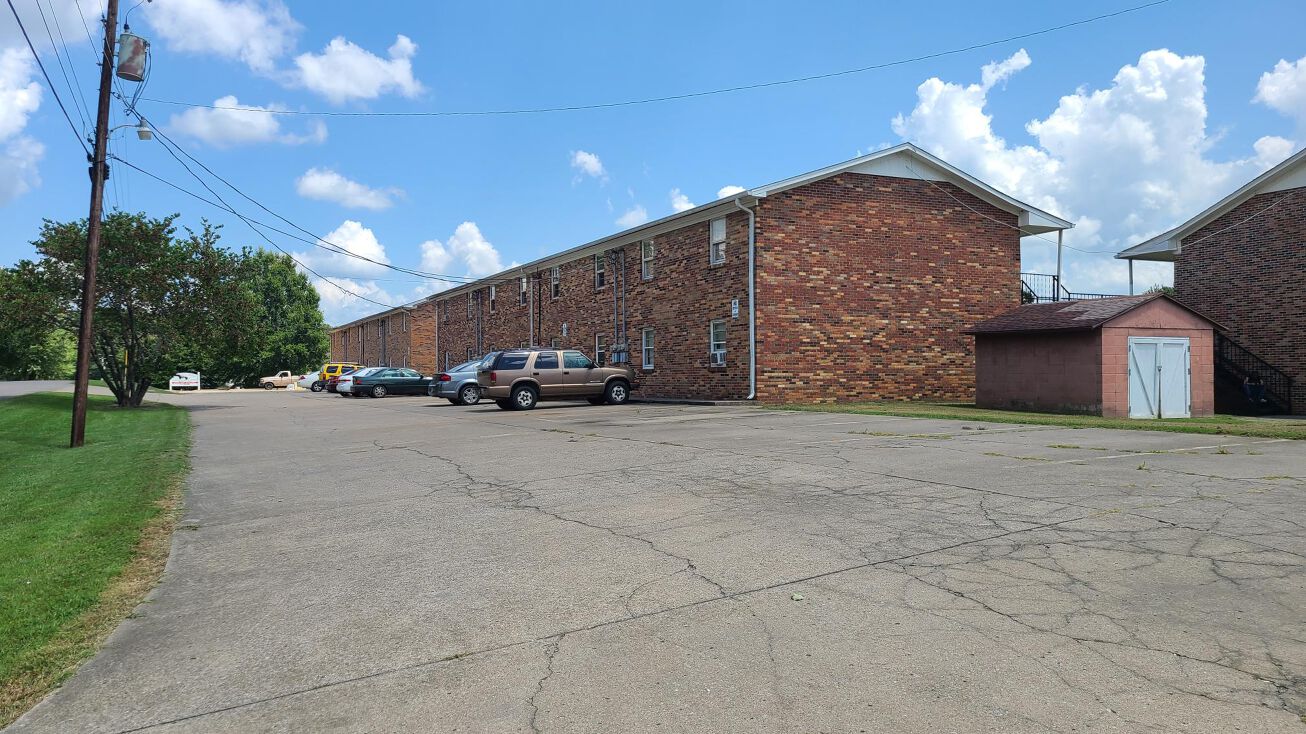 452 Ashe Ave, New Johnsonville, TN 37134