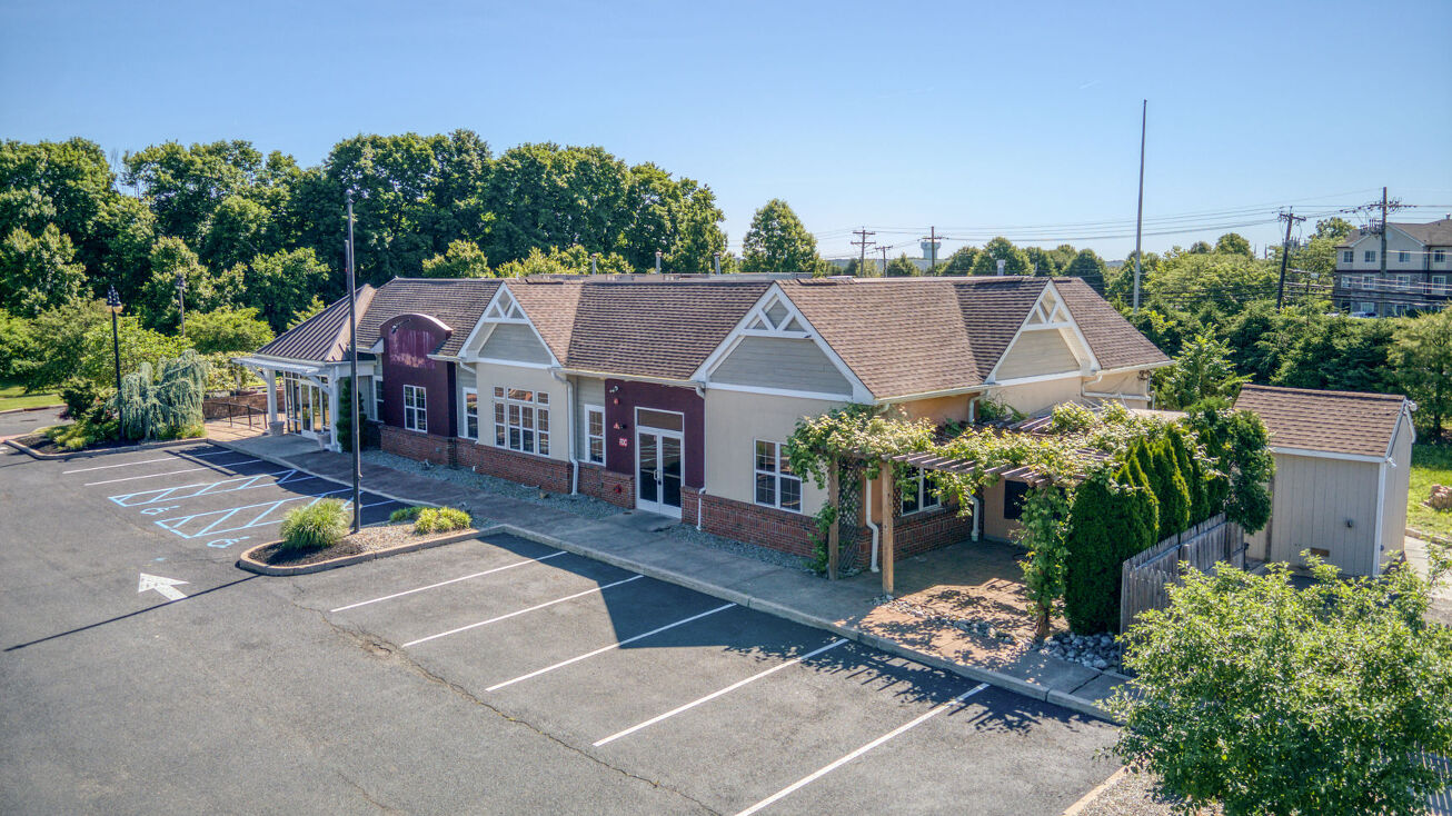 1275 S River Rd, Cranbury, NJ 08512
