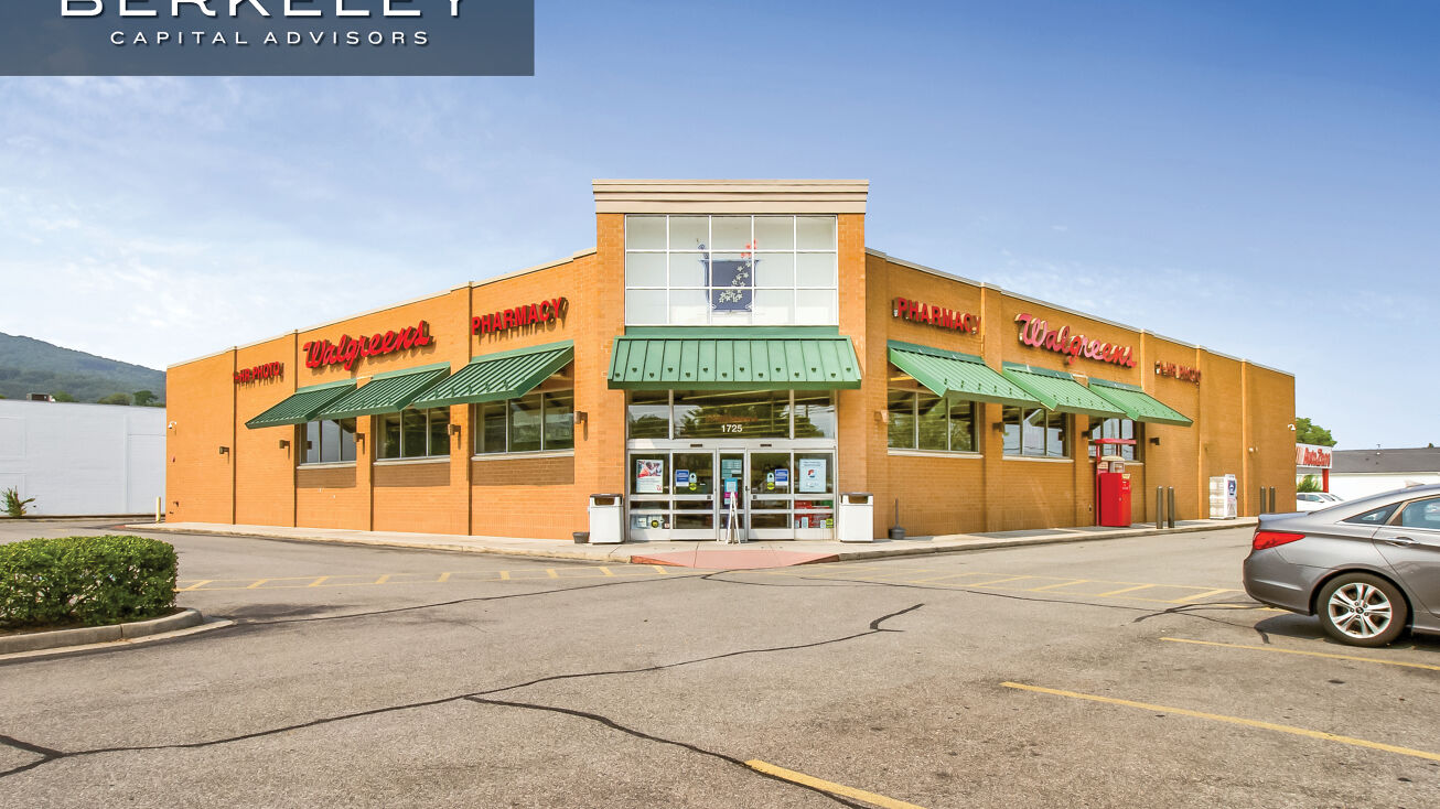 1725 W Main St, Salem, VA 24153