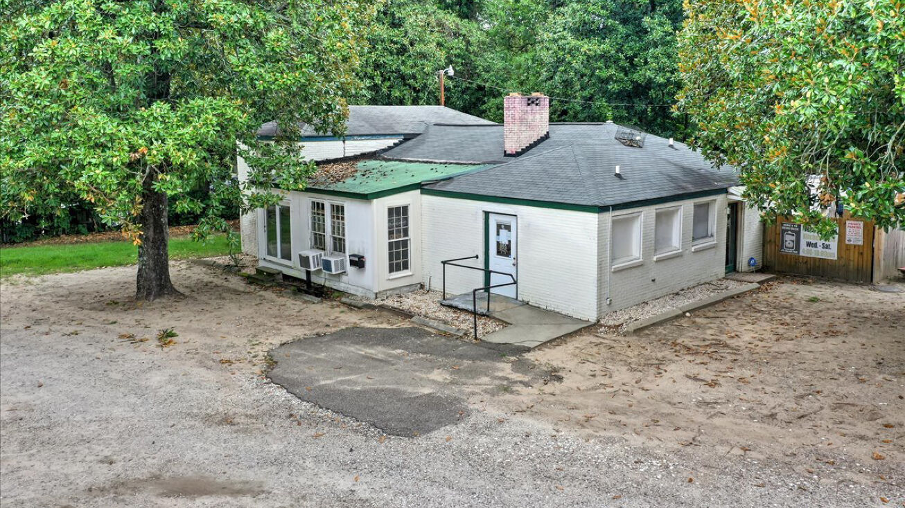 1208 Whiskey Rd, Aiken, SC 29803