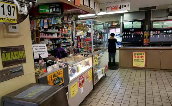 Pictures of Retail property located at 318 N. Plum Street, Hutchinson, KS 67501 for sales - image #1