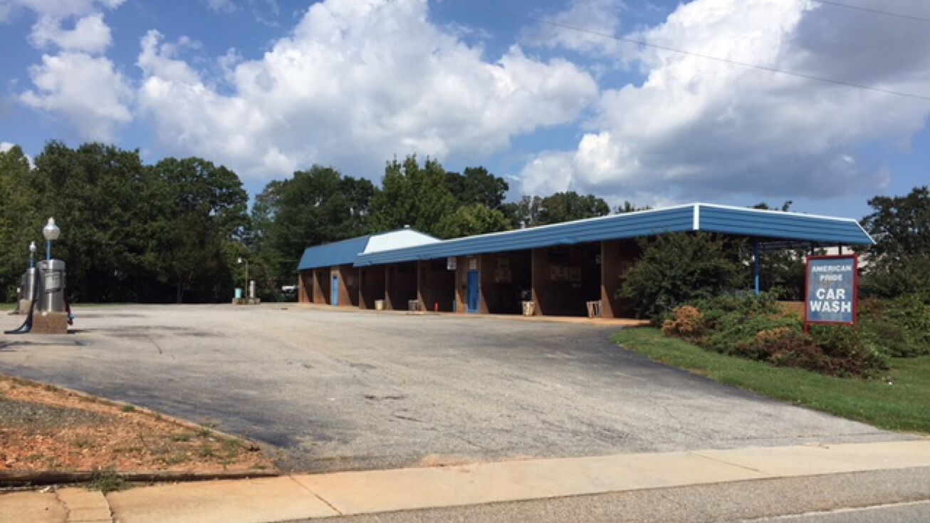 207 E Butler Rd, Mauldin, SC 29662