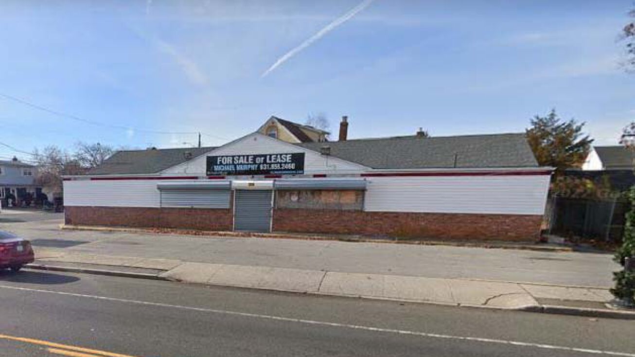 2225 Great Neck Rd, Copiague, NY 11726 Retail Property for Sale