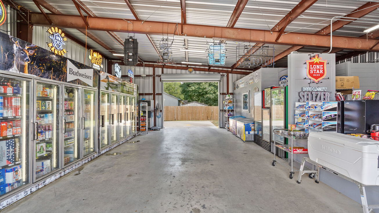 211 W HWY 79, Thrall, TX 76578 Retail Property for Sale DriveThru