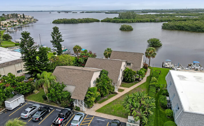 image of property at 1515 MINUTEMEN CSWY Cocoa Beach FL 32931-2074