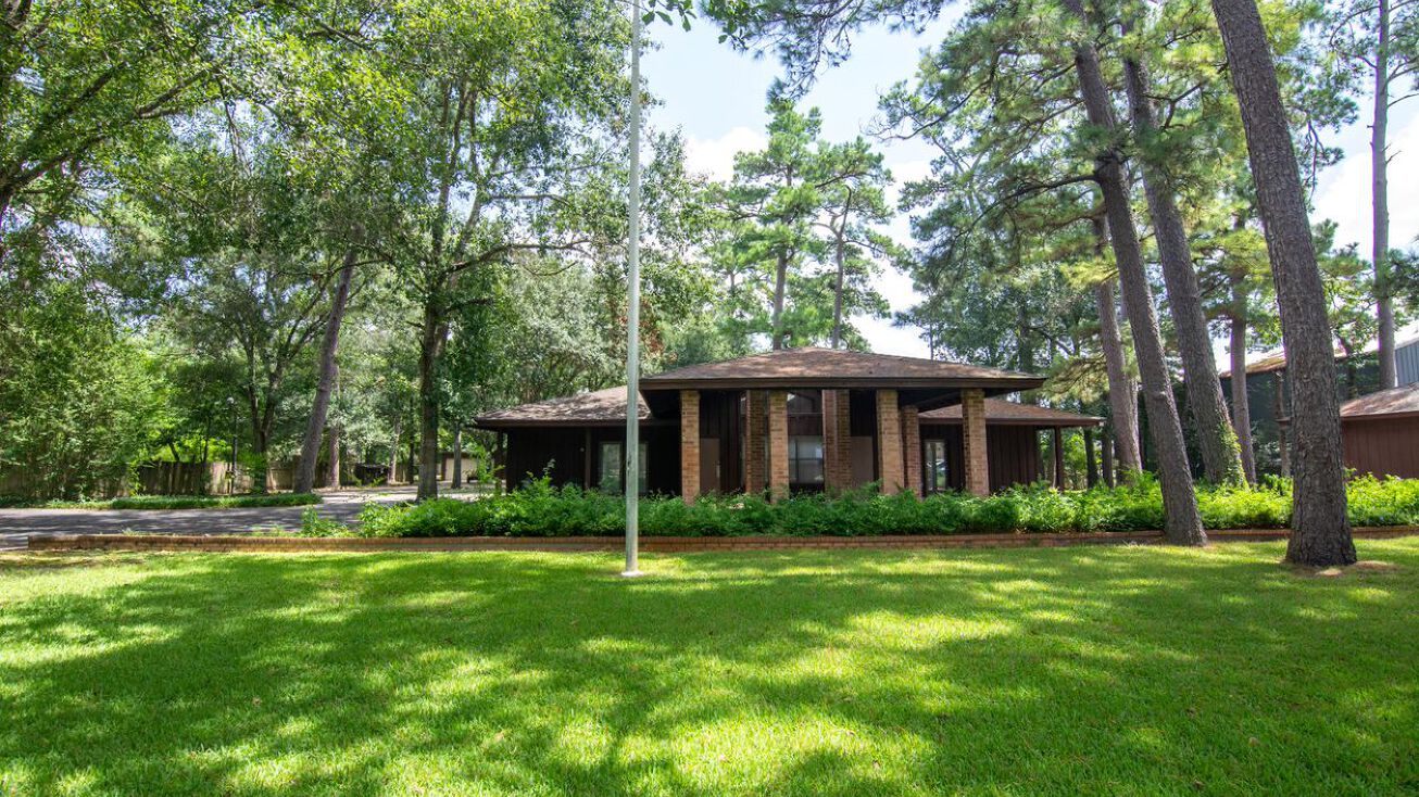 17518 Strack Dr E, Spring, TX 77379