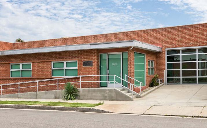 Pictures of Office property located at 6368 Arizona Cir, Los Angeles, CA 90045 for comps - image #1