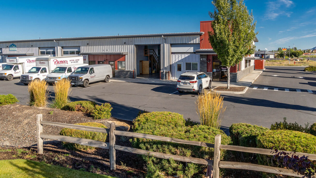 675 NE Hemlock Avenue 114115116, Redmond, OR 97756 Industrial