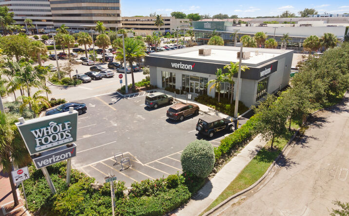 Pictures of Retail property located at 12190 Biscayne Blvd, North Miami, FL 33181 for comps - image #1