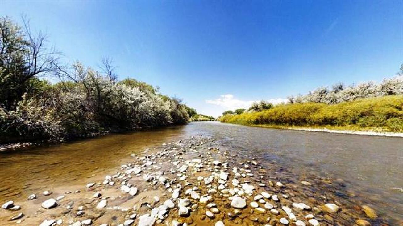 1038 A private road, Velarde, NM 87582