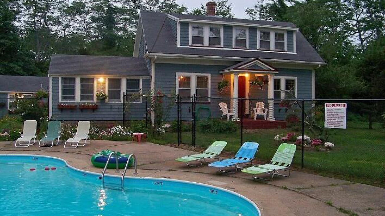 2555 US6, Eastham, MA 02651