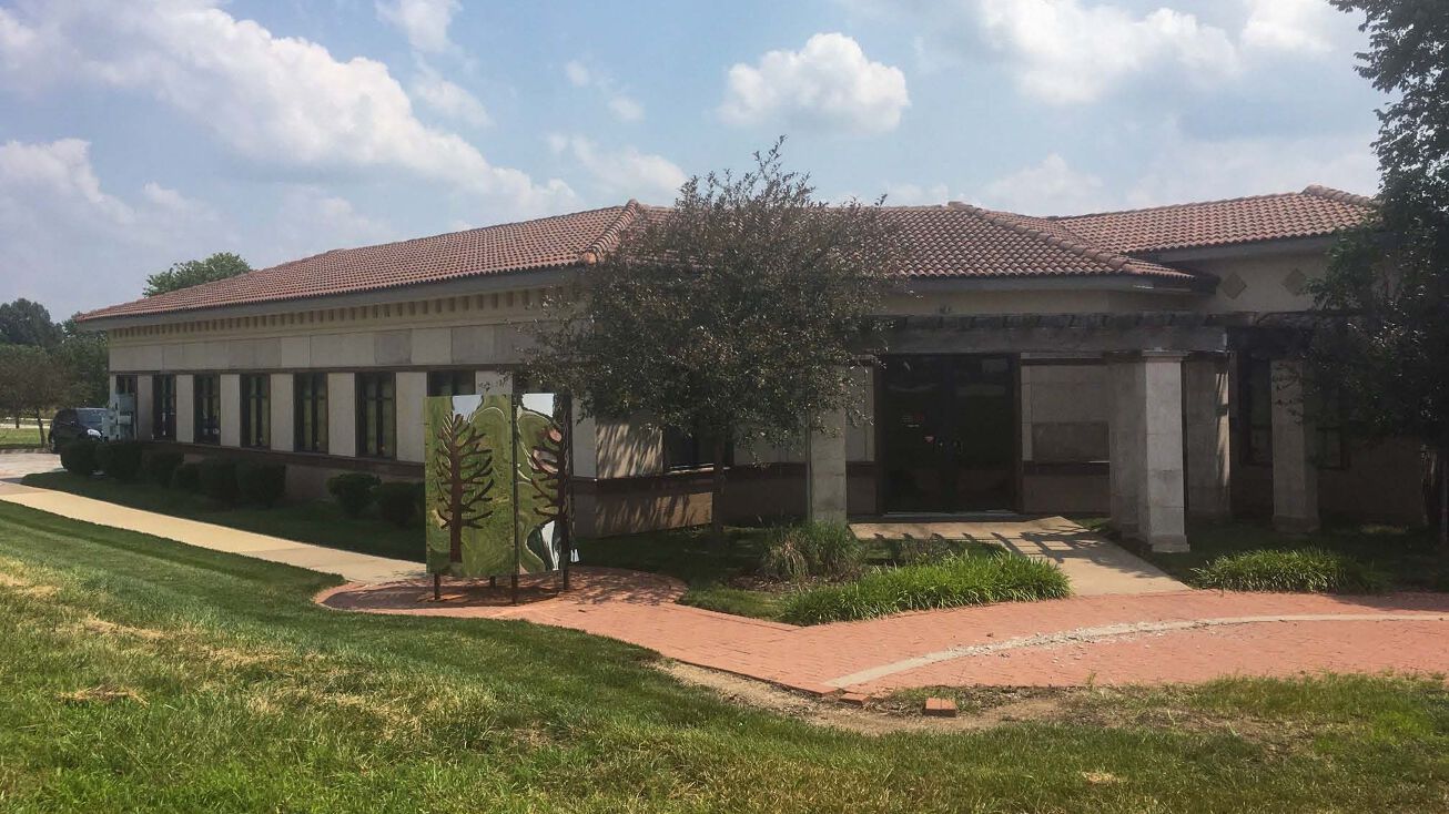 4630 W 137th St, Leawood, KS 66224