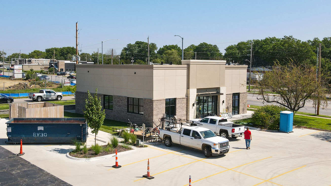 2515 Iowa St, Lawrence, KS 66046